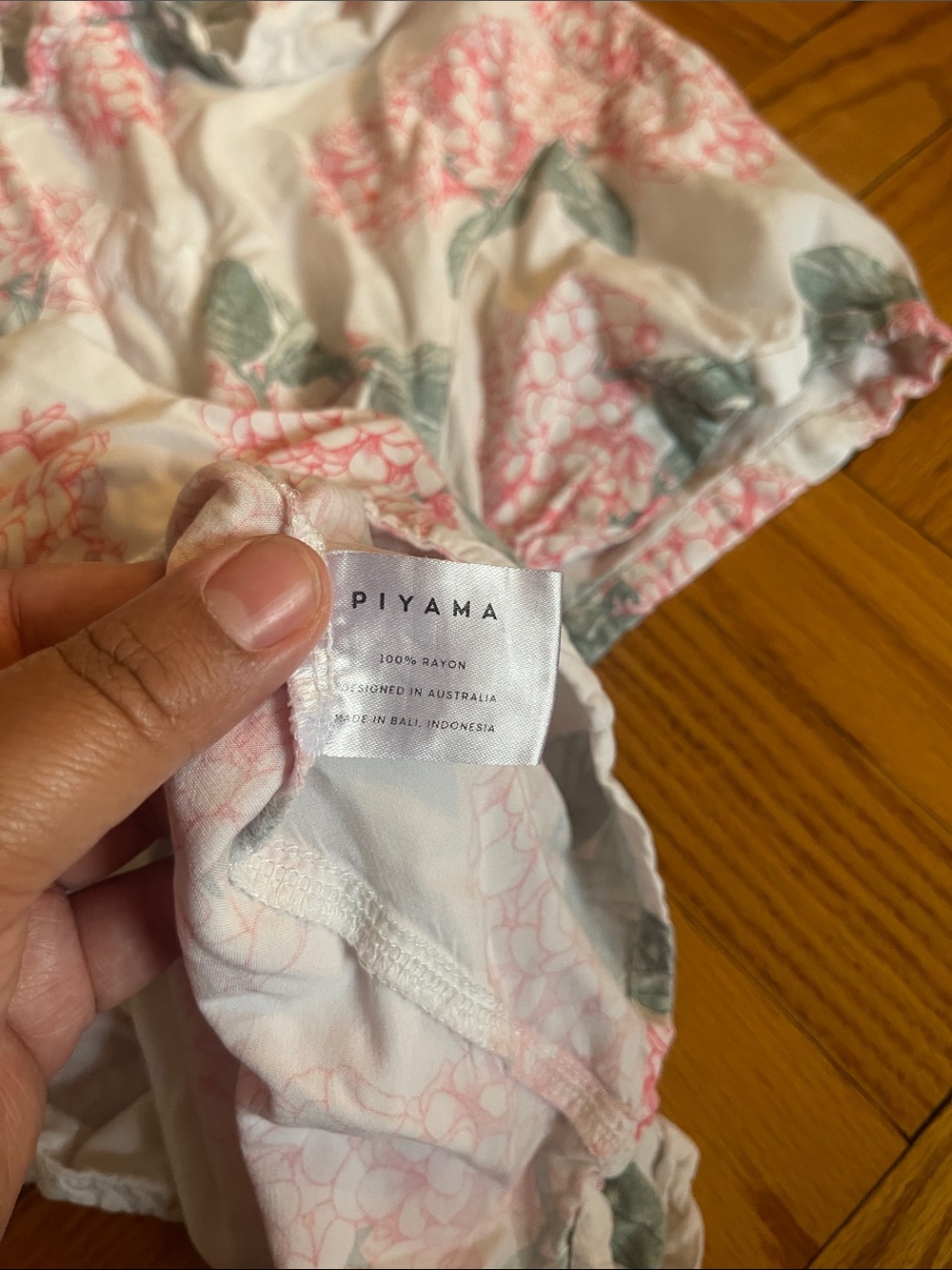 Piyama White & Pink Floral Hydrangea Short Pajama Set - Picture 15 of 16